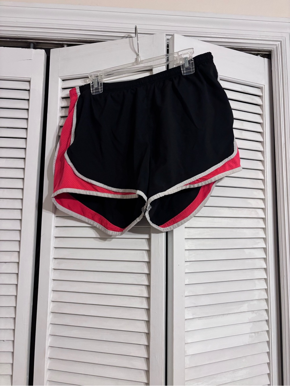 Daisy Fuentes Black and Pink Athletic Running Shorts